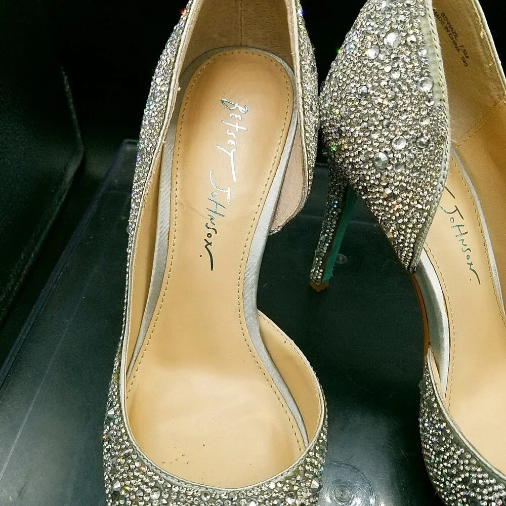 Betsey Johnson Shary Silver Rhinestone Pumps Size 7.5M - Great Pre-Owned - Picture 9 of 16